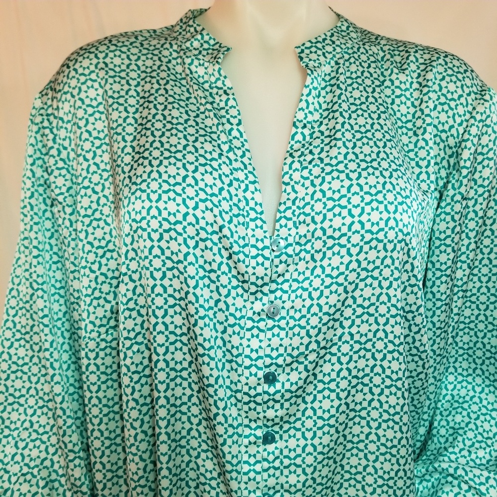 Jones New York Signature Woman Green White Top